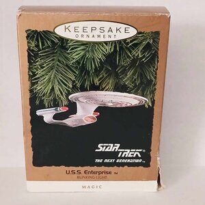 1993 HALLMARK Keepsake Ornament STAR TREK Next Generation USS Enterprise NIB